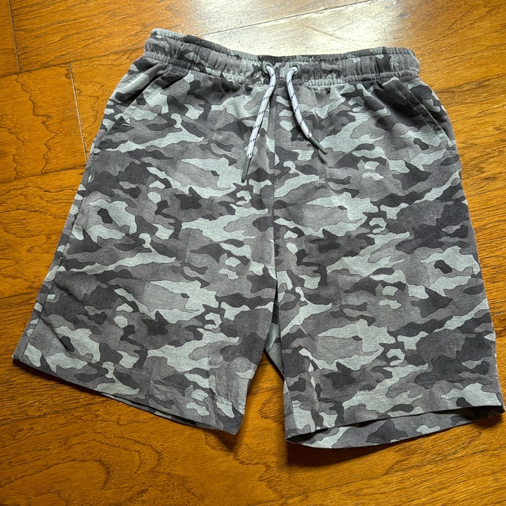 Vineyard Vines Boys Size 7 Shorts